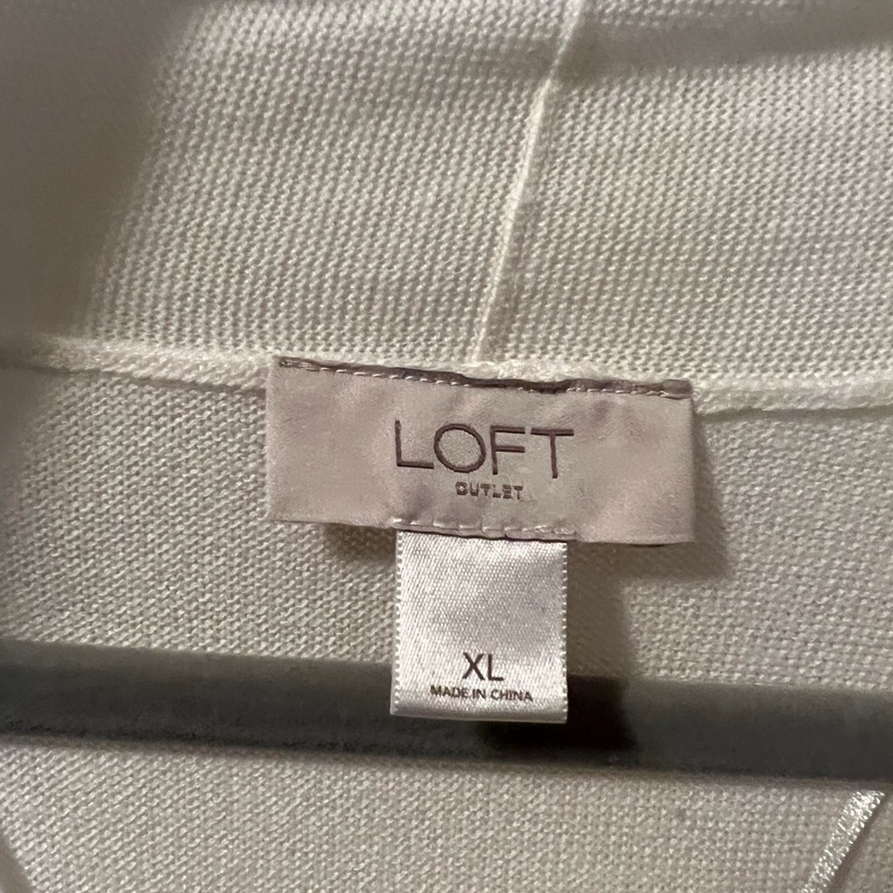 NWOT- Ann Taylor Loft Women’s Sweater - Picture 3 of 3